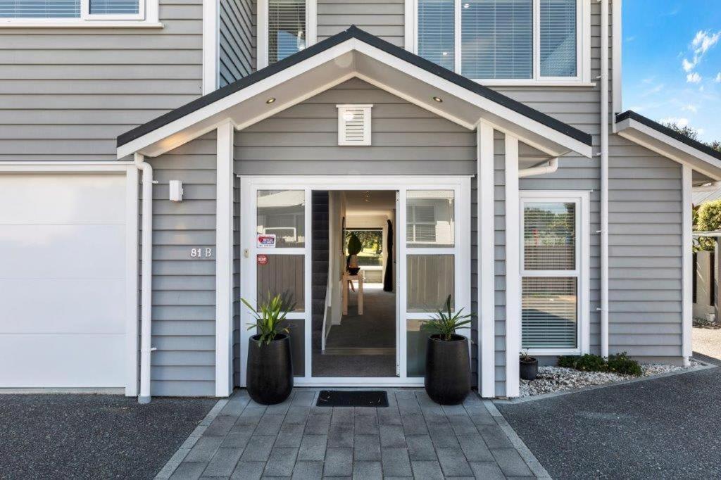 Stunning Tranquil Home With Green Space Views Mount Maunganui Exterior photo