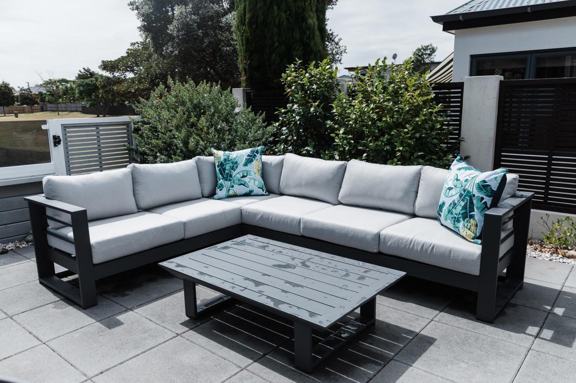 Stunning Tranquil Home With Green Space Views Mount Maunganui Exterior photo