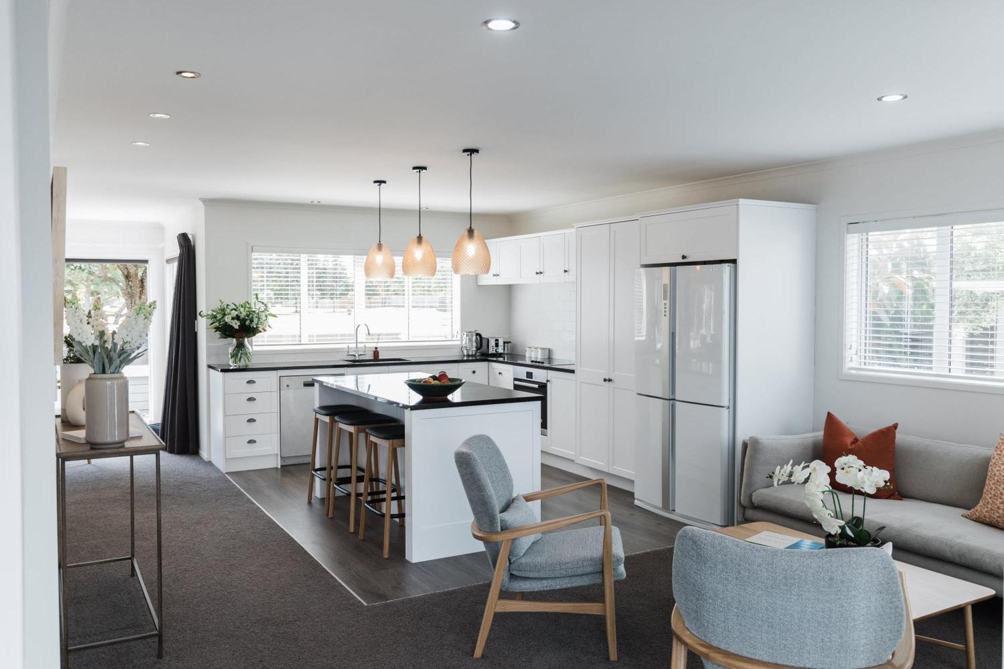 Stunning Tranquil Home With Green Space Views Mount Maunganui Exterior photo